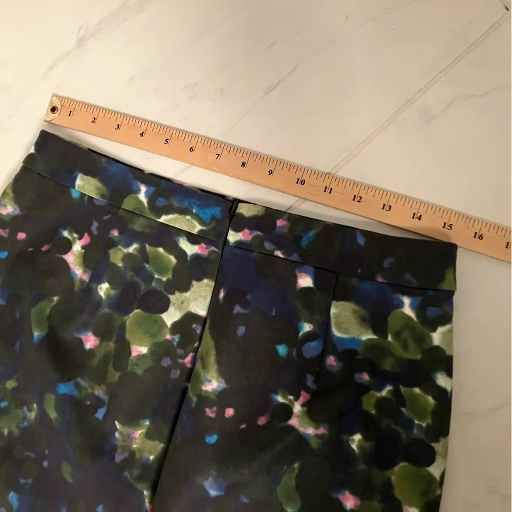 J Crew no 2 pencil skirt.  Dark blue patterned.  Lined. EUC! - Picture 3 of 7